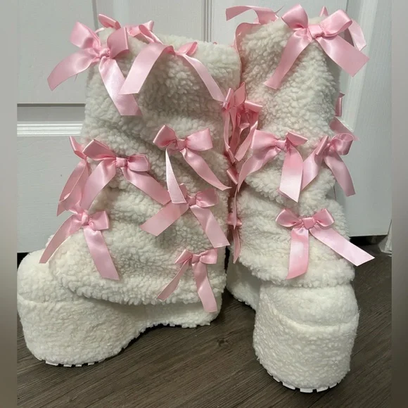 NWOB Dolls Kill / Sugar Thrillz Pinky Promise Snuggle Wonderland Platform Boots - Picture 5 of 6